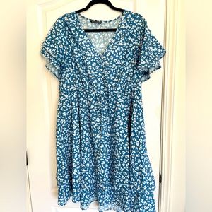 18-20 BloomChic white and blue flora summer dress